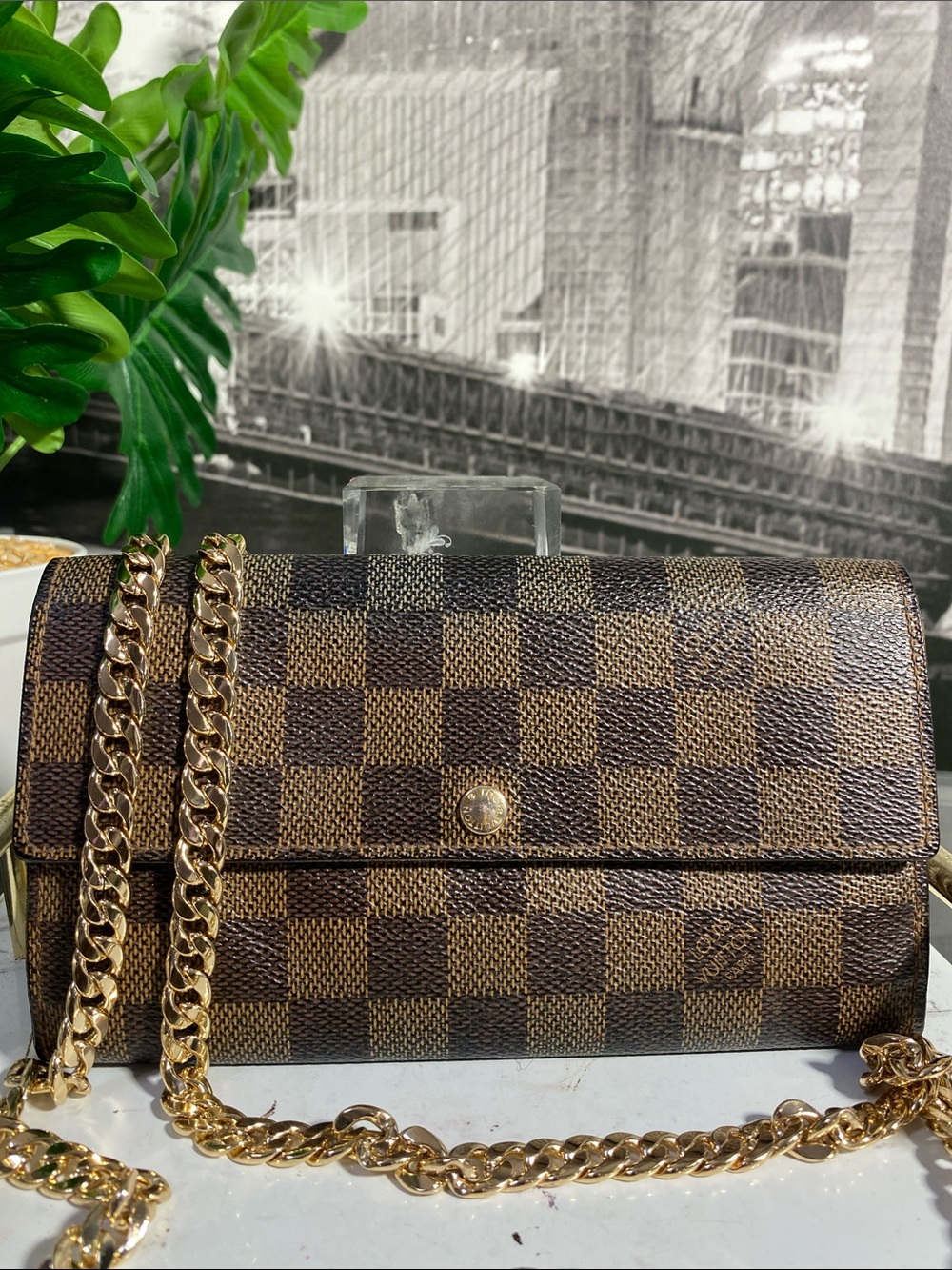 Authentic Louis Vuitton Damier Long Sarah Wallet - Picture 4 of 16